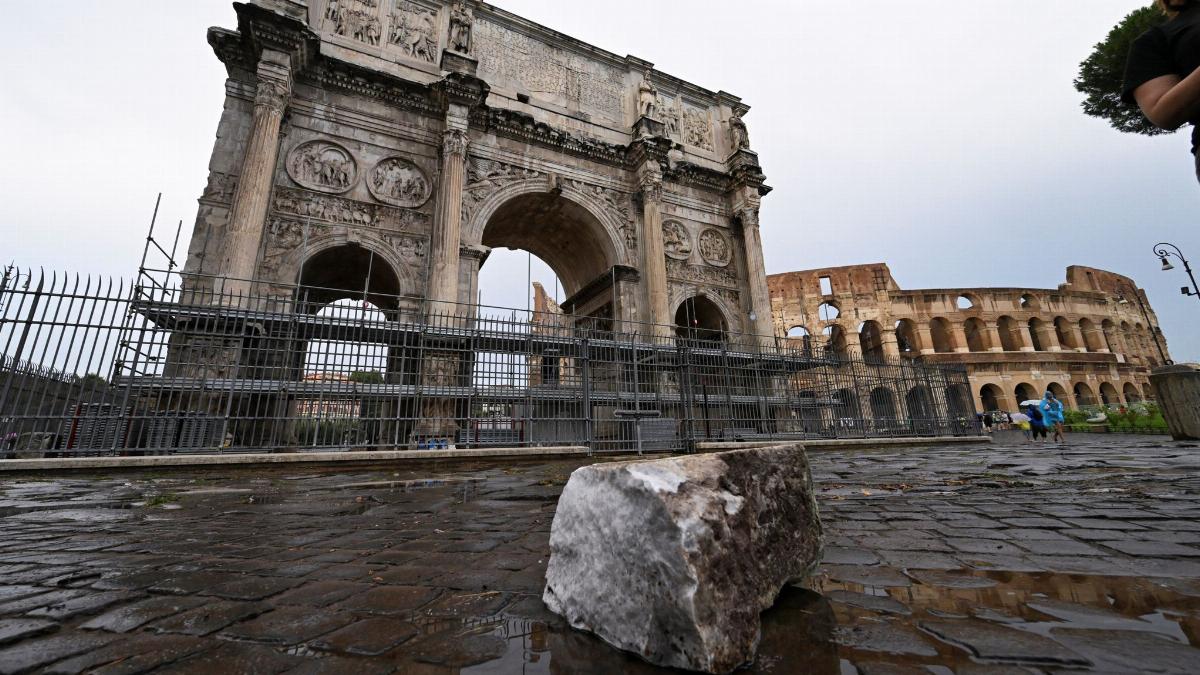 Rome's Ancient Arch of Constantine Damaged by Lightning Strike