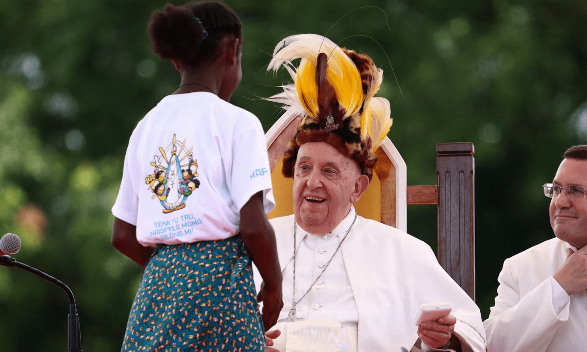 Pope Francis Visits Remote Papua New Guinea Town, Bringing Message of Unity