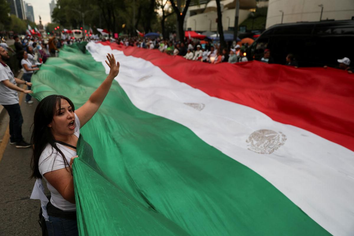 Mexico Passes Law to Elect All Judges by Popular Vote, Sparking Protests