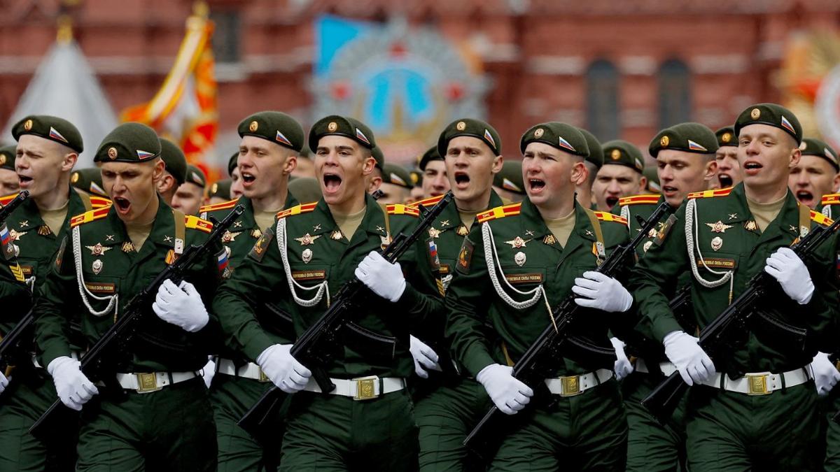 Putin Orders Increase in Russian Troop Numbers to 1.5 Million