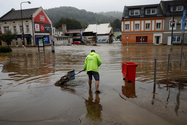 Death Toll Rises to 21 as Central Europe Battles Flooding