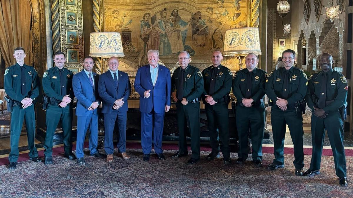 Donald Trump hosts sheriff's deputies who arrested Ryan Routh at Mar-a-Lago