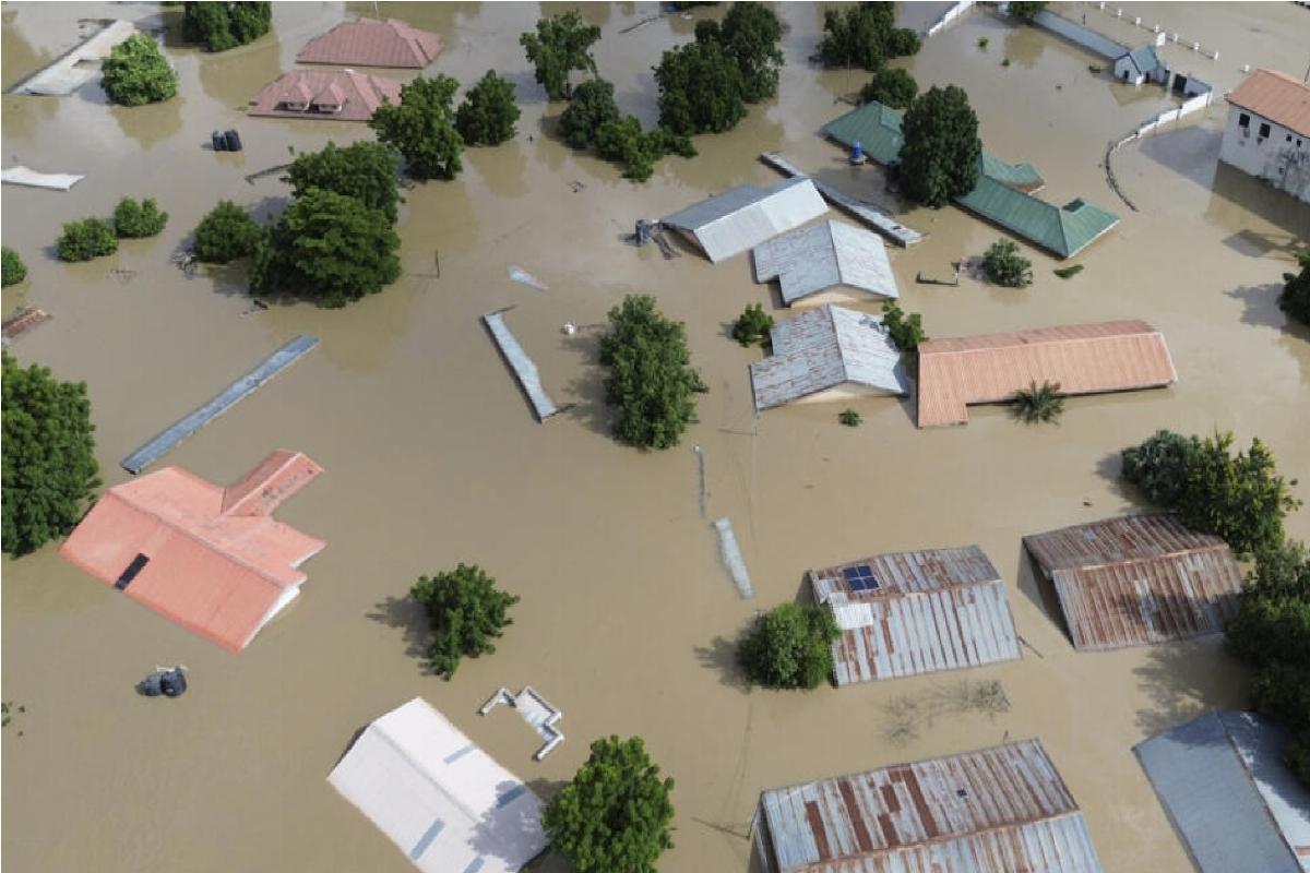 Floods displace 300,000 in northeast Nigeria as residents face devastation