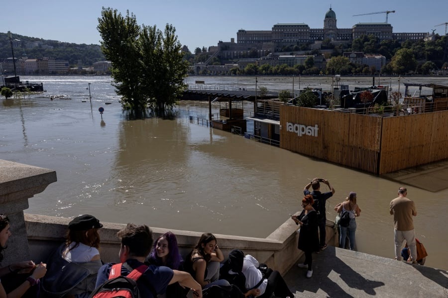 Danube river floods reach parliament steps as storm boris hits Hungary