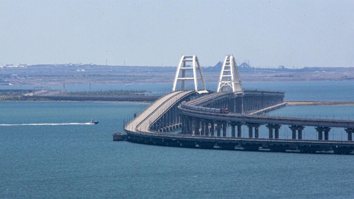 Russia’s war escalation raises questions about the fate of the Kerch Bridge and Crimea