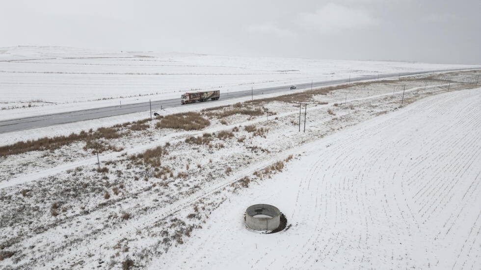 South Africa experiences heavy snowfall leading to road closures